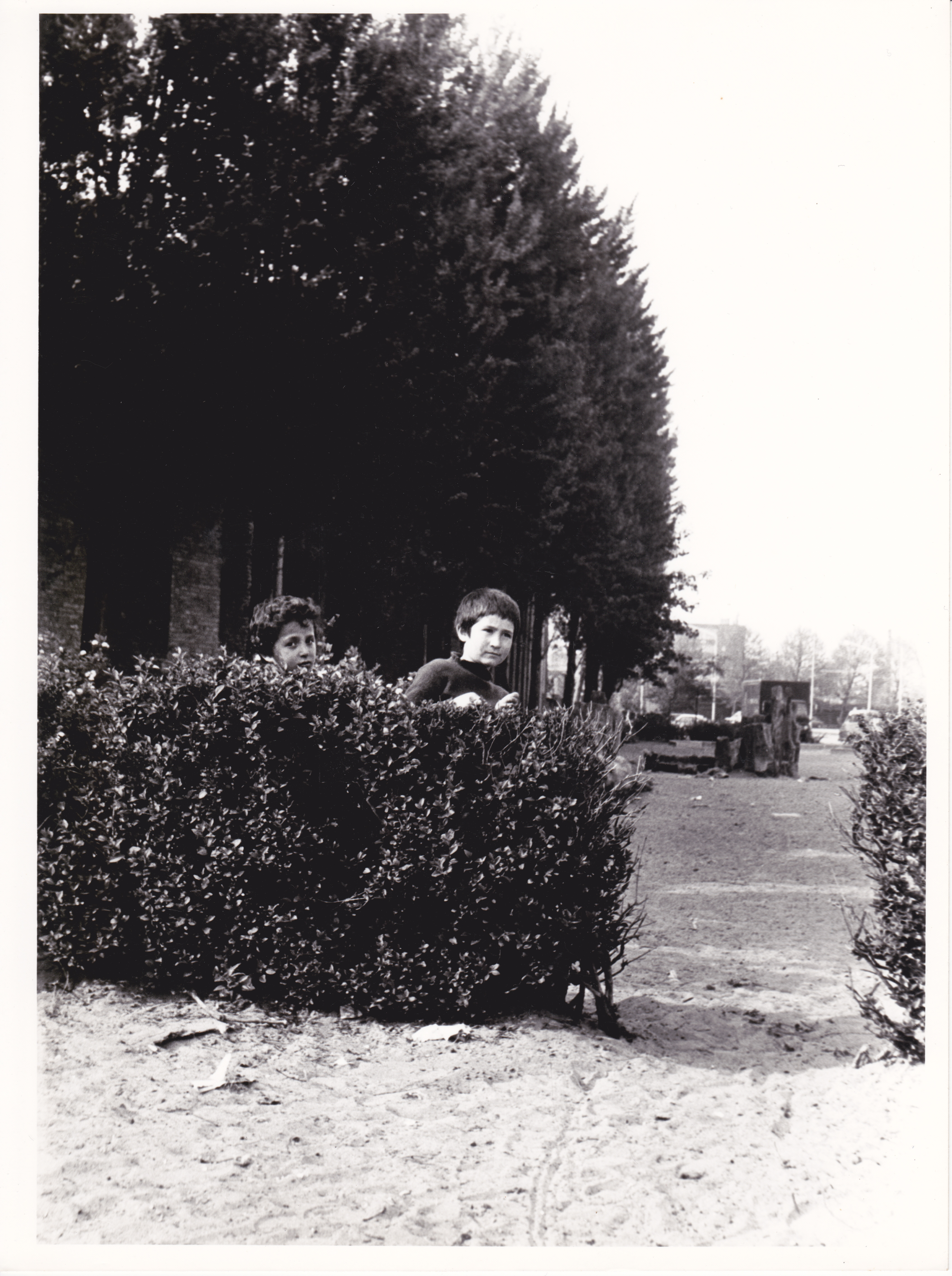 spelende kinderen in de Gerststraat, 1975-1976 - © Katelijn Walgraeve