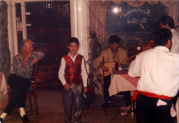 Optreden van de Ibıdıks in restaurant De Turk, jaren 1990