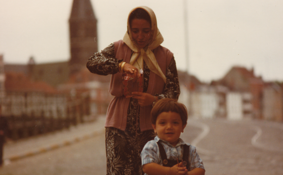 Cennet Karakaya op de Sint-Jorisbrug, jaren 1980